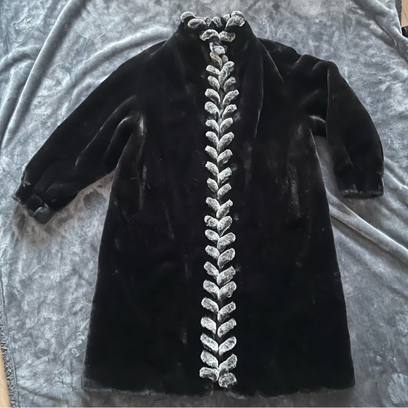 Black and grey Unique Int’l vintage faux fur coat - Picture 9 of 12